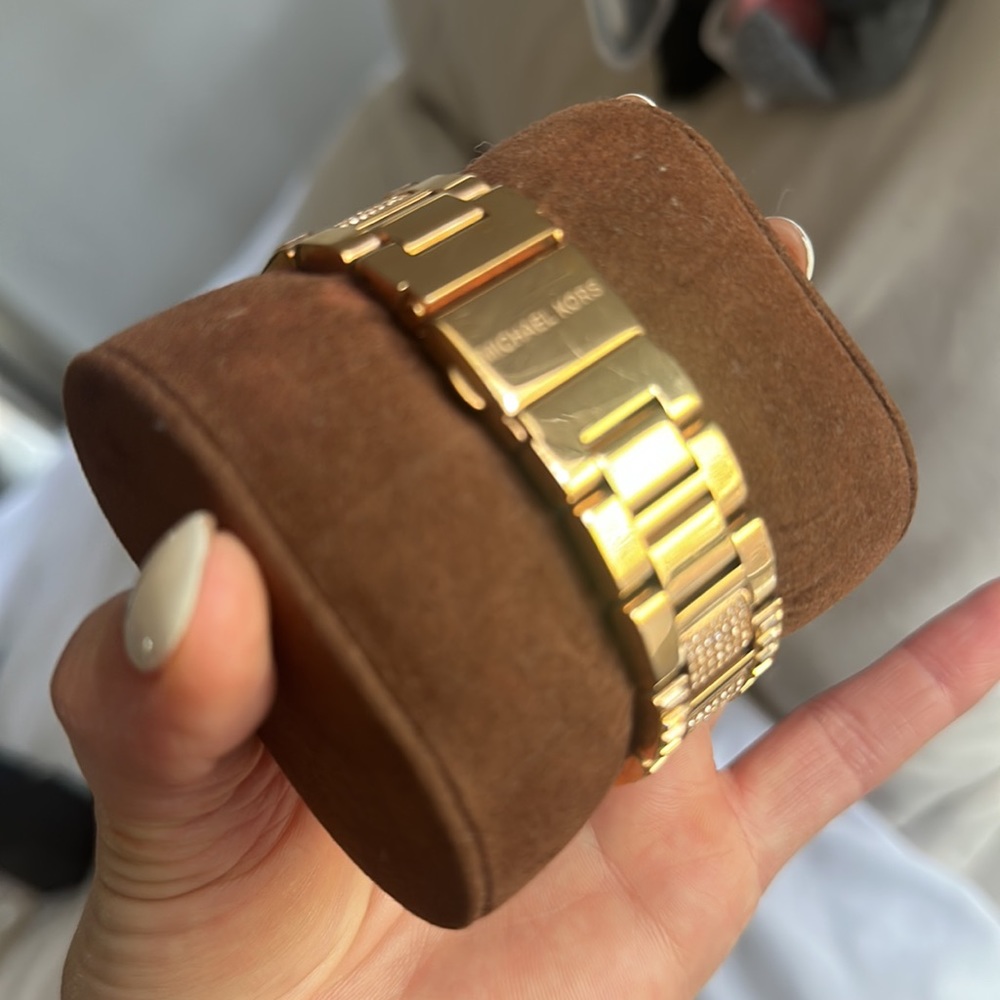 MK Camille Glitz Rose gold pavé crystal round watch - Picture 4 of 8